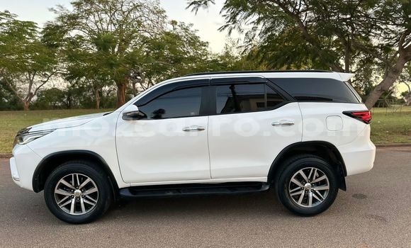 Nunua Ilio tumika Toyota Fortuner Nyeupe Gari ndani ya Maputo nchini Maputo Nunua Ilio tumika Toyota Fortuner Nyeupe Gari ndani ya Maputo nchini Maputo