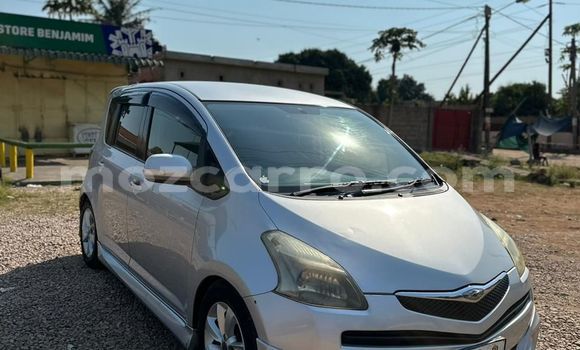 Comprar Usado Toyota Ractis Prata Carro em Maputo em Maputo Comprar Usado Toyota Ractis Prata Carro em Maputo em Maputo