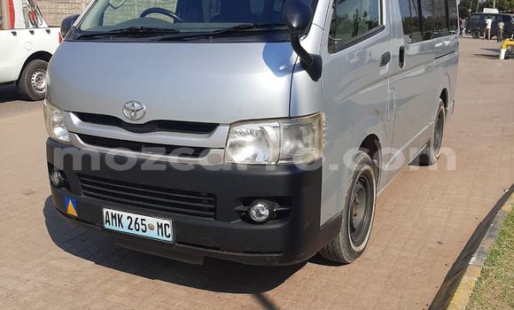 Comprar Usado Toyota Hiace Prata Carro em Maputo em Maputo