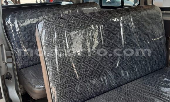 Comprar Usado Toyota Hiace Prata Carro em Maputo em Maputo Comprar Usado Toyota Hiace Prata Carro em Maputo em Maputo