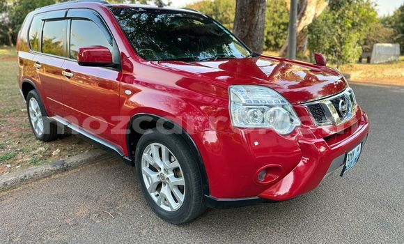 Nunua Ilio tumika Nissan X-Trail Nyekundu Gari ndani ya Maputo nchini Maputo