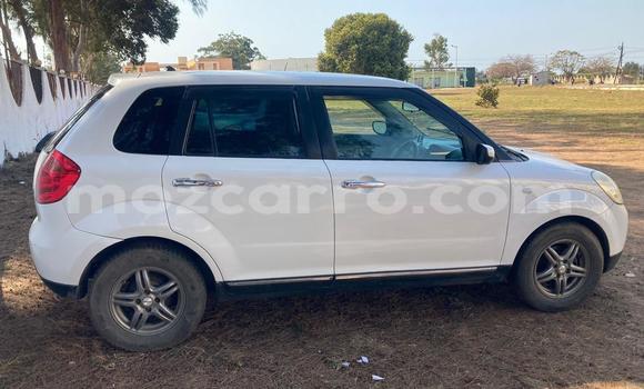 Nunua Ilio tumika Mazda Verisa Nyeupe Gari ndani ya Maputo nchini Maputo Nunua Ilio tumika Mazda Verisa Nyeupe Gari ndani ya Maputo nchini Maputo