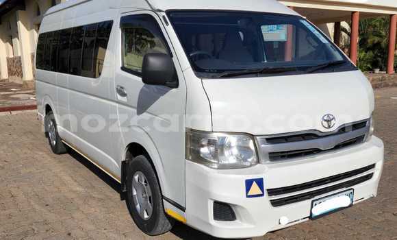 Comprar Usado Toyota Hiace Branco Carro em Maputo em Maputo