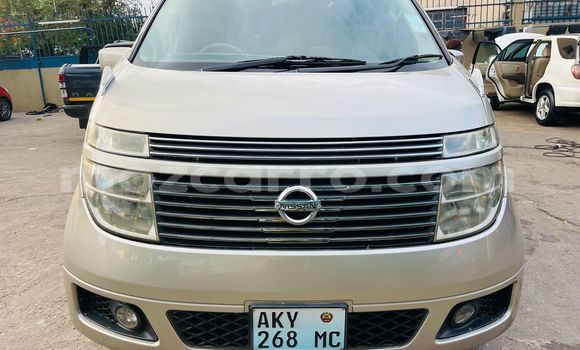 Comprar Usado Nissan Ellgrand Castanho Carro em Maputo em Maputo