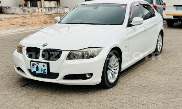 Comprar Usado BMW 3-Series Branco Carro em Maputo em Maputo Comprar Usado BMW 3-Series Branco Carro em Maputo em Maputo