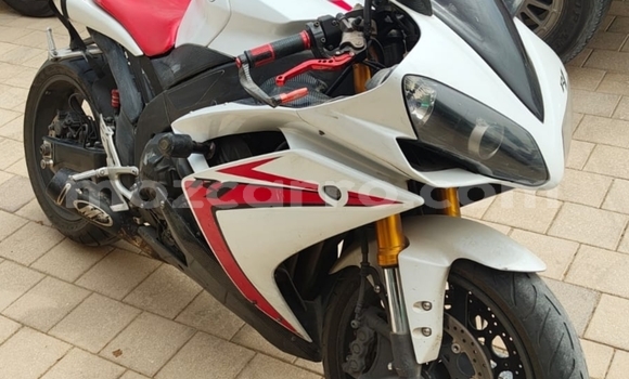 Comprar Usado Yamaha R1 Branco Moto em Maputo em Maputo