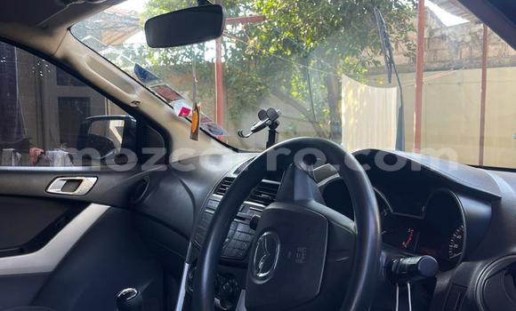 Comprar Usado Mazda BT-50 Azul Carro em Maputo em Maputo Comprar Usado Mazda BT-50 Azul Carro em Maputo em Maputo