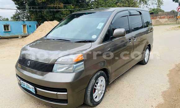 Buy Used Toyota Voxy White Car in Maputo in Maputo Buy Used Toyota Voxy White Car in Maputo in Maputo
