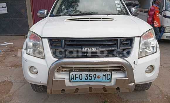 Buy Used Isuzu KB White Car in Maputo in Maputo Buy Used Isuzu KB White Car in Maputo in Maputo