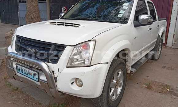 Buy Used Isuzu KB White Car in Maputo in Maputo Buy Used Isuzu KB White Car in Maputo in Maputo