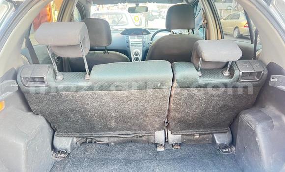 Nunua Ilio tumika Toyota Vitz Fedha Gari ndani ya Maputo nchini Maputo Nunua Ilio tumika Toyota Vitz Fedha Gari ndani ya Maputo nchini Maputo