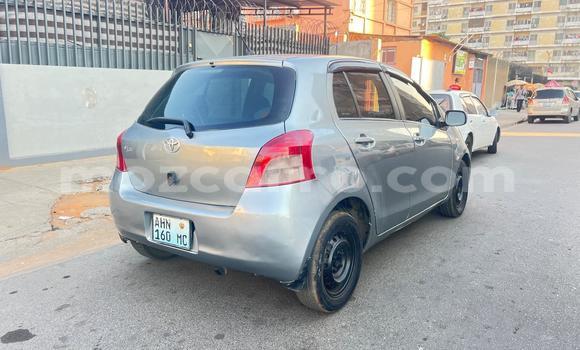 Nunua Ilio tumika Toyota Vitz Fedha Gari ndani ya Maputo nchini Maputo Nunua Ilio tumika Toyota Vitz Fedha Gari ndani ya Maputo nchini Maputo
