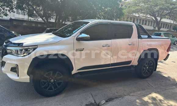 Nunua Ilio tumika Toyota Hilux Nyeupe Gari ndani ya Maputo nchini Maputo