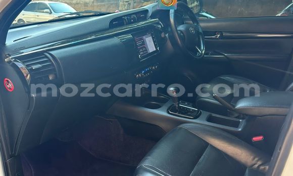 Buy Used Toyota Hilux White Car in Maputo in Maputo Buy Used Toyota Hilux White Car in Maputo in Maputo