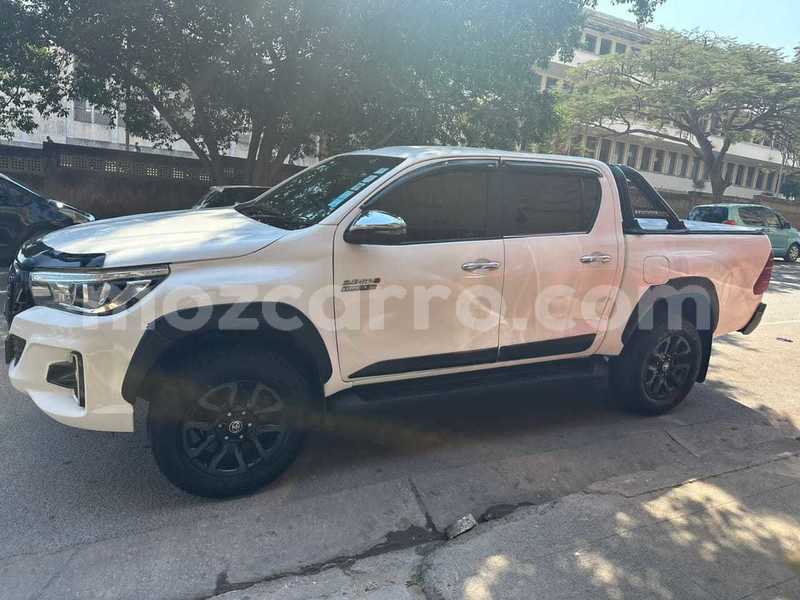 Big with watermark toyota hilux maputo maputo 28150