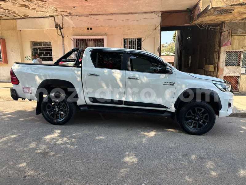 Big with watermark toyota hilux maputo maputo 28150