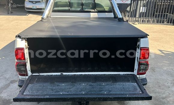 Comprar Usado Toyota Hilux Branco Carro em Maputo em Maputo Comprar Usado Toyota Hilux Branco Carro em Maputo em Maputo