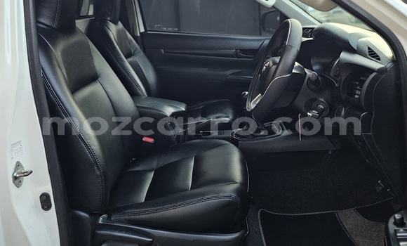 Comprar Usado Toyota Hiluxe Revo Branco Carro em Moçambique em Nampula Comprar Usado Toyota Hiluxe Revo Branco Carro em Moçambique em Nampula