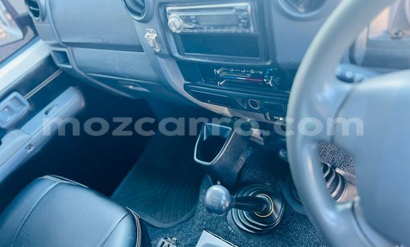 Comprar Novo Toyota Land Cruiser Branco Carro em Maputo em Maputo Comprar Novo Toyota Land Cruiser Branco Carro em Maputo em Maputo