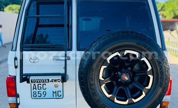 Comprar Novo Toyota Land Cruiser Branco Carro em Maputo em Maputo Comprar Novo Toyota Land Cruiser Branco Carro em Maputo em Maputo