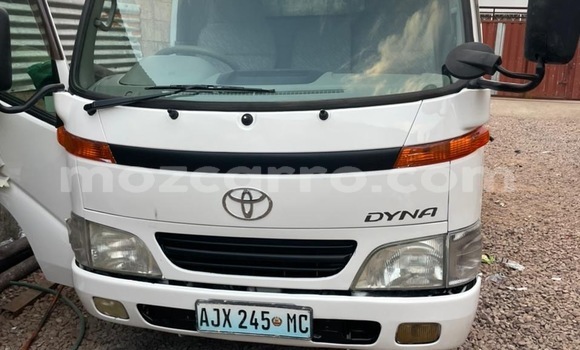 Comprar Usado Toyota Dyna Branco Carro em Maputo em Maputo