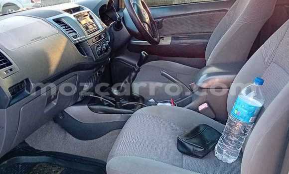 Nunua Ilio tumika Toyota Hilux Nyeupe Gari ndani ya Maputo nchini Maputo Nunua Ilio tumika Toyota Hilux Nyeupe Gari ndani ya Maputo nchini Maputo