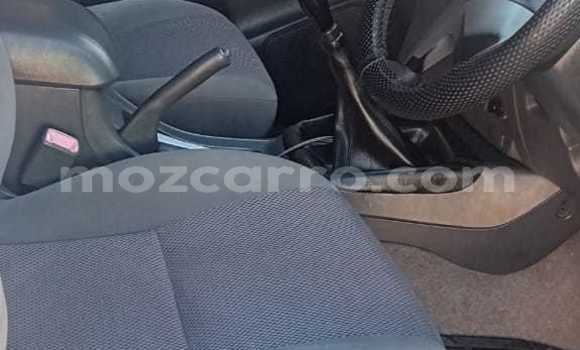 Nunua Ilio tumika Toyota Hilux Nyeupe Gari ndani ya Maputo nchini Maputo Nunua Ilio tumika Toyota Hilux Nyeupe Gari ndani ya Maputo nchini Maputo
