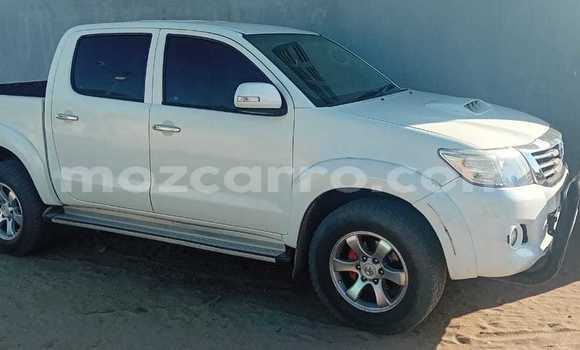 Nunua Ilio tumika Toyota Hilux Nyeupe Gari ndani ya Maputo nchini Maputo Nunua Ilio tumika Toyota Hilux Nyeupe Gari ndani ya Maputo nchini Maputo