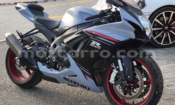 Comprar Usado Suzuki GSX-R Prata Moto em Maputo em Maputo