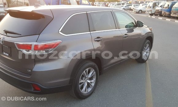 Tenga Imported Toyota Highlander Zvimwe Mota in Import - Dubai in Cabo Delgado Tenga Imported Toyota Highlander Zvimwe Mota in Import - Dubai in Cabo Delgado