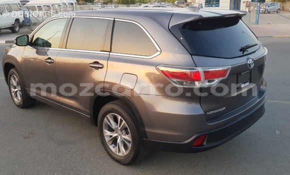 Tenga Imported Toyota Highlander Zvimwe Mota in Import - Dubai in Cabo Delgado Tenga Imported Toyota Highlander Zvimwe Mota in Import - Dubai in Cabo Delgado