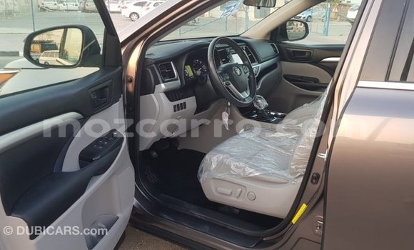 Tenga Imported Toyota Highlander Zvimwe Mota in Import - Dubai in Cabo Delgado Tenga Imported Toyota Highlander Zvimwe Mota in Import - Dubai in Cabo Delgado