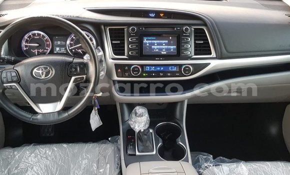 Tenga Imported Toyota Highlander Zvimwe Mota in Import - Dubai in Cabo Delgado Tenga Imported Toyota Highlander Zvimwe Mota in Import - Dubai in Cabo Delgado
