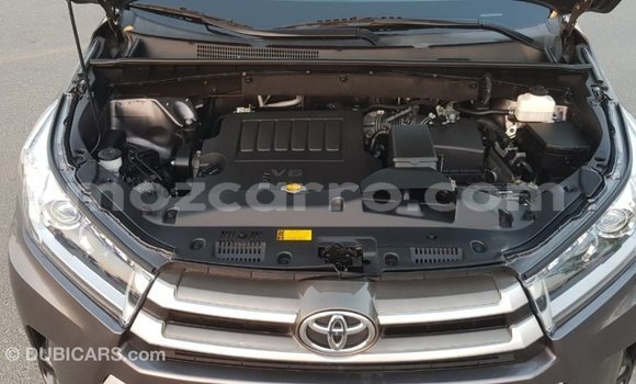 Tenga Imported Toyota Highlander Zvimwe Mota in Import - Dubai in Cabo Delgado Tenga Imported Toyota Highlander Zvimwe Mota in Import - Dubai in Cabo Delgado