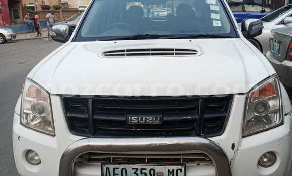 Comprar Usado Isuzu KB Branco Carro em Maputo em Maputo