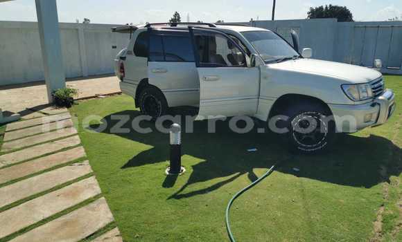 Buy Used Toyota Land Cruiser Prado White Car in Maputo in Maputo Buy Used Toyota Land Cruiser Prado White Car in Maputo in Maputo