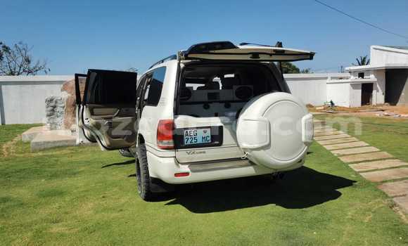 Buy Used Toyota Land Cruiser Prado White Car in Maputo in Maputo Buy Used Toyota Land Cruiser Prado White Car in Maputo in Maputo