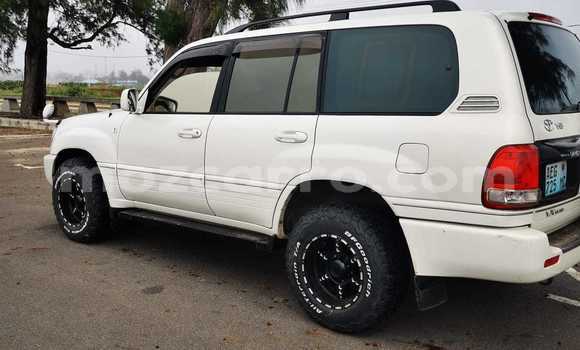 Buy Used Toyota Land Cruiser Prado White Car in Maputo in Maputo Buy Used Toyota Land Cruiser Prado White Car in Maputo in Maputo