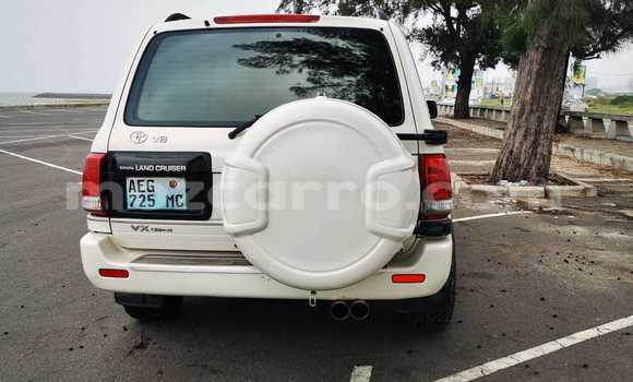 Buy Used Toyota Land Cruiser Prado White Car in Maputo in Maputo Buy Used Toyota Land Cruiser Prado White Car in Maputo in Maputo