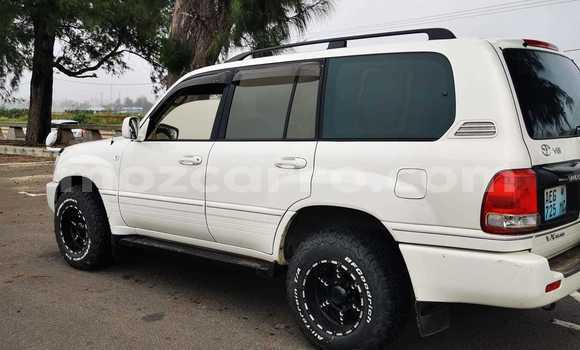 Buy Used Toyota Land Cruiser Prado White Car in Maputo in Maputo Buy Used Toyota Land Cruiser Prado White Car in Maputo in Maputo
