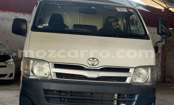 Nunua Ilio tumika Toyota Hiace Nyeupe Gari ndani ya Maputo nchini Maputo Nunua Ilio tumika Toyota Hiace Nyeupe Gari ndani ya Maputo nchini Maputo