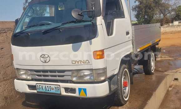 Tenga Tsaru Toyota Dyna Chena Mota in Maputo in Maputo