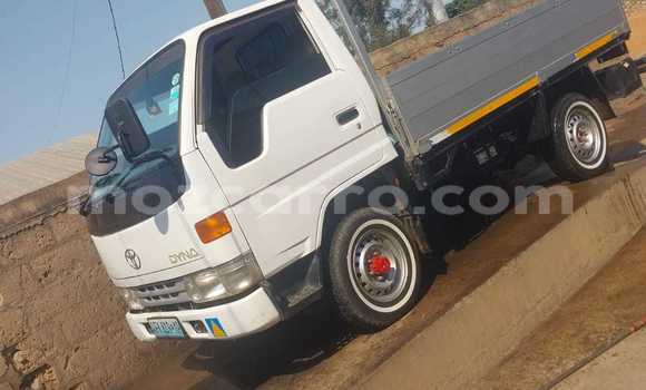 Comprar Usado Toyota Dyna Branco Carro em Maputo em Maputo Comprar Usado Toyota Dyna Branco Carro em Maputo em Maputo