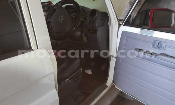 Buy Used Toyota Land Cruiser White Car in Maputo in Maputo Buy Used Toyota Land Cruiser White Car in Maputo in Maputo