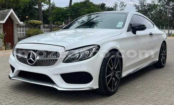 Comprar Usado Mercedes-Benz C-Classe Branco Carro em Maputo em Maputo Comprar Usado Mercedes-Benz C-Classe Branco Carro em Maputo em Maputo
