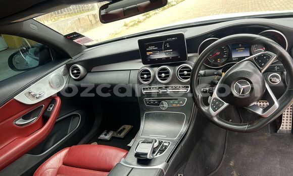 Comprar Usado Mercedes-Benz C-Classe Branco Carro em Maputo em Maputo Comprar Usado Mercedes-Benz C-Classe Branco Carro em Maputo em Maputo