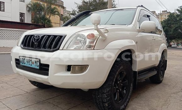 Nunua Ilio tumika Toyota Land Cruiser Prado Nyeupe Gari ndani ya Maputo nchini Maputo