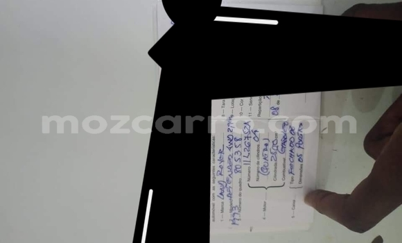 Buy Used Land Rover Defender White Car in Maputo in Maputo Buy Used Land Rover Defender White Car in Maputo in Maputo