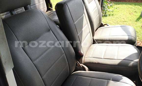 Buy Used Land Rover Defender White Car in Maputo in Maputo Buy Used Land Rover Defender White Car in Maputo in Maputo