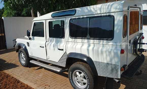 Buy Used Land Rover Defender White Car in Maputo in Maputo Buy Used Land Rover Defender White Car in Maputo in Maputo